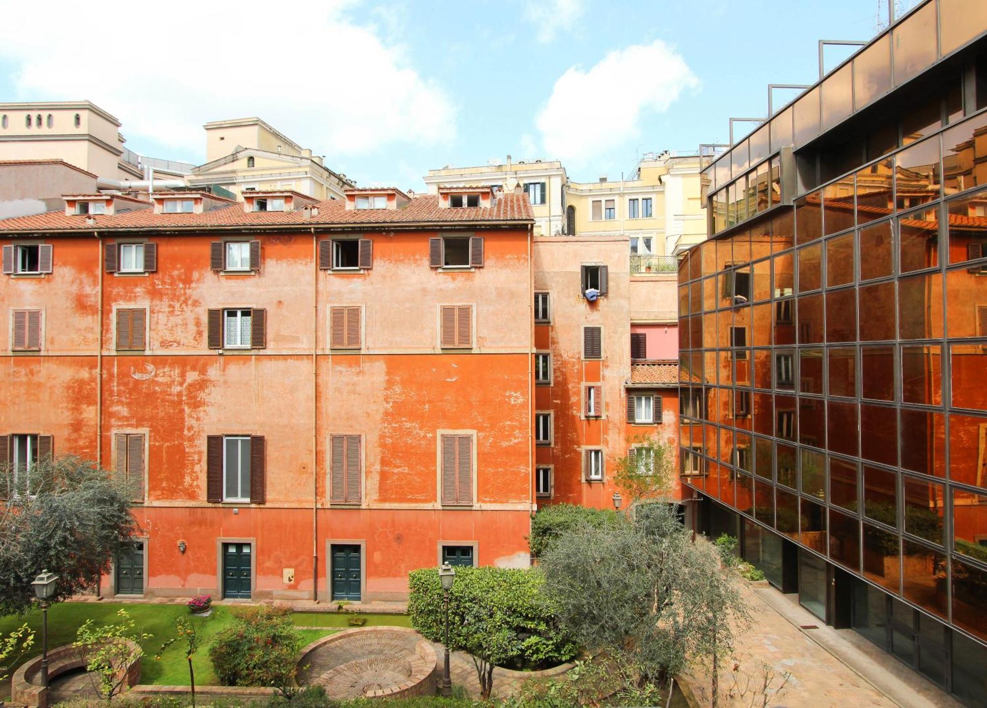 Saturno In Trevi Appartement Rome Buitenkant foto