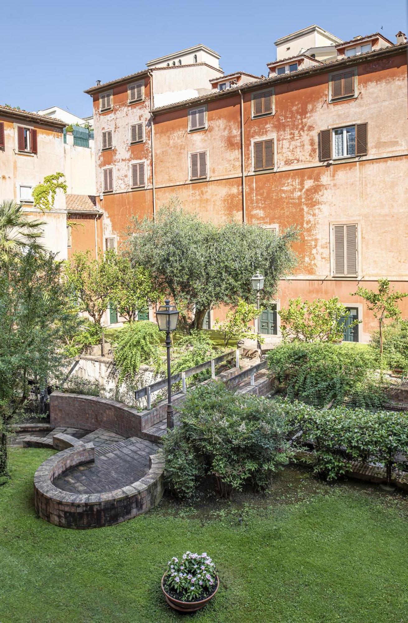 Saturno In Trevi Appartement Rome Buitenkant foto